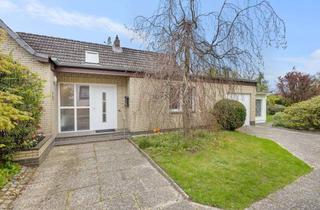 Doppelhaushälfte kaufen in 25421 Pinneberg, Sanierte Doppelhaushälfte mit großem Garten und Ausbaubaureserve