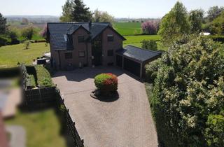 Einfamilienhaus kaufen in 31157 Sarstedt, Großes Einfamilienhaus auf exklusivem Grundstück in Feldrandlage mit Bauplatzpotential