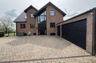 Einfamilienhaus kaufen in 31157 Sarstedt, Großes Einfamilienhaus auf exklusivem Grundstück in Feldrandlage mit Bauplatzpotential