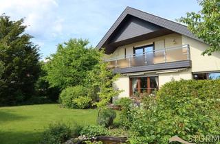 Haus kaufen in 97497 Dingolshausen, Stattliches, grundsolides Domizil mit Doppelgarage und schön eingewachsenem Garten - Dingolshausen