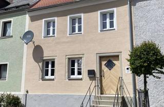 Haus kaufen in 92539 Schönsee, Wunderschönes Stadthaus mit "Neuer Ausstattung" und Garage.