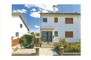 Haus kaufen in Scheffelstraße 12, 68799 Reilingen, Renovierungsbedürftiges Zweifamilienhaus mit Garage, Garten und vielseitigem Potenzial