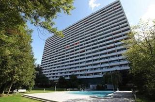 Immobilie mieten in Drygalskiallee 118, 81477 München, Möbliertes Apartment im Münchner Süden mit Pool, Grünanlage und Fernblick