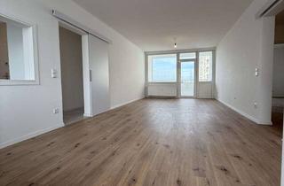 Wohnung kaufen in 30880 Laatzen, Laatzen-Mitte: Perfekte 4 Zi.-Wohnung mit 2 Balkonen, Top saniert, PKW TG-Platz, Super Lage !