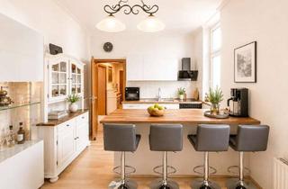 Wohnung kaufen in 40223 Unterbilk, Attraktive Kapitalanlage – vermietete 2,5-Zimmer-Wohnung mit Balkon zum ruhigen Innenhof