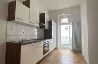 Wohnung mieten in 12105 Mariendorf, Neuwertige - 2-Zimmer Stuckaltbauwohnung mit Balkon und Einbauküche