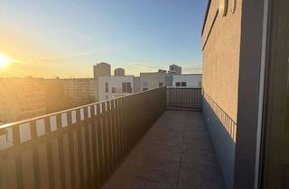 Wohnung mieten in Marchwitzastraße 29c, 12681 Marzahn, Wohnen über den Dächern Berlins – Dachgeschosstraum mit Fernsehturmblick
