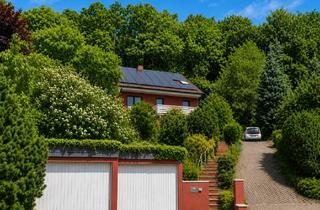 Haus kaufen in 96472 Rödental, Provisionsfrei* 1-2-Familienhaus in Bestlage - 1.404 m² Grundstück mit weiterem Baurecht