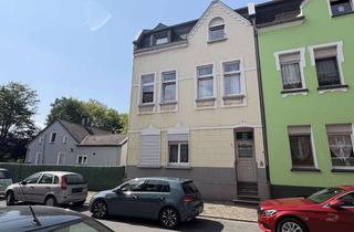Anlageobjekt in 47198 Hochheide, Gepflegtes Dreifamilienhaus in ruhiger Lage in Hochheide!