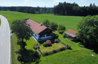Einfamilienhaus kaufen in 83569 Vogtareuth, Anwesen auf großem Grund, mit Halle und Nebengebäude sowie genehm. Vorbescheid für Neubau mit 5 WE
