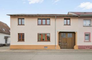 Haus kaufen in 76351 Linkenheim-Hochstetten, Zweifamilienhaus mit großem Grundstück, Scheune und Dachterrasse in Linkenheim-Hochstetten