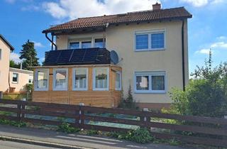 Haus kaufen in 95111 Rehau, Attraktives EFHin Rehau - ca. 113 m² Wfl. - Grst. 820 m² - Doppelgarage - Balkon - idyllische Ortsrandlage