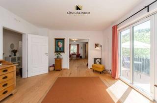 Wohnung kaufen in 70199 Süd, Kernsanierte Traumwohnung mit Terrasse, Garten und Waldrandlage in Stuttgart-Süd