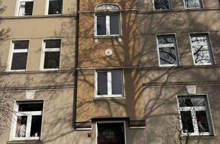 Wohnung kaufen in 45888 Bulmke-Hüllen, Großzügige Altbauwohnung mit Balkon und viel Gestaltungspotenzial – sofort verfügbar