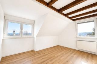 Wohnung kaufen in Steinenlandstr., 75181 Eutingen, Modernisierte 2-Zimmer Dachgeschoss Wohnung mit Garten
