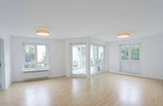 Wohnung kaufen in Distelfeldstraße, 71229 Leonberg, 3,5-Zimmer-EG-Wohnung mit Wintergarten, eigenem Garten & nur 3 Min. zum Bahnhof Leonberg