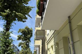 Wohnung kaufen in 10365 Lichtenberg, Wohnen wie im eigenen Stadthaus – separater Eingang und ca. 33 m² große Wohnterrasse