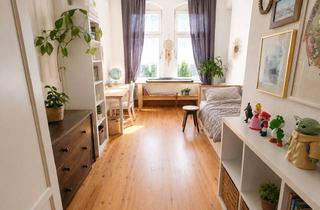 Wohnung kaufen in 21335 Lüneburg, Traumhafte Altbauwohnung mit Balkon und Gemeinschaftsgarten in zentraler Lage von Lüneburg