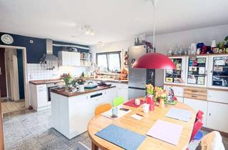 Wohnung kaufen in Lerchenweg, 71573 Allmersbach, Geräumige 6-Zimmer-Wohnung mit Garten, Terrasse, Garage und Einliegerwohnung