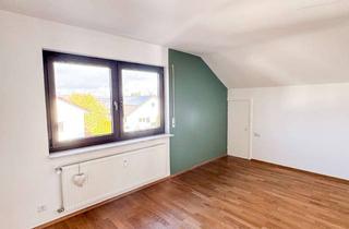 Wohnung kaufen in Lerchenweg, 71573 Allmersbach, Schöne 4-Zimmer-Dachgeschosswohnung mit Balkon & Stellplatz – sofort bezugsfrei