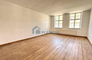 Wohnung mieten in Blutstraße 15, 19370 Parchim, Ruhige 2-Zimmer-Wohnung mit moderner Einbauküche, Bad mit Wanne & Echtholzfußboden im Wohnzimmer