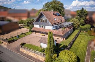Haus kaufen in 34466 Wolfhagen, Mehr Raum. Mehr Möglichkeiten. Mehrgenerationenhaus mit Einliegerwohnung und 3 Garagen