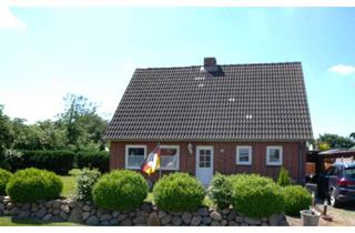 Einfamilienhaus kaufen in 25885 Immenstedt, Klassisches Einfamilienhaus mit großem Garten