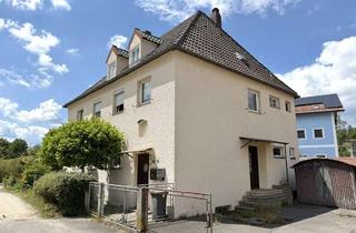 Haus kaufen in 83308 Trostberg, Teilrenovierungsbedürftiges Zweifamilienhaus in zentrumsnaher Lage von Trostberg - Ausbaupotential!