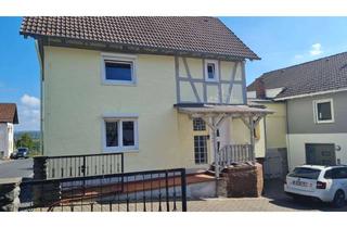 Haus mieten in Am Höhenblick 47, 63667 Nidda, Charmantes freistehendes Einfamilienhaus mit Stellplätzen und gemütlichem Holzofen in Nidda