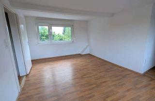 Wohnung mieten in Lüghauser Straße 116, 51503 Rösrath, Geschmackvolle 4- Zimmer Dachgeschosswohnung in Rösrath