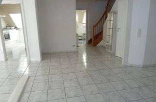 Wohnung mieten in 71735 Eberdingen, Freundliche 2,5-Zimmer-Dachgeschosswohnung mit Balkon und EBK in Eberdingen