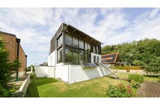 Villa kaufen in Schloßkoppelweg 26, 24226 Heikendorf, Moderne Villa mit Fördeblick, Indoorpool und privatem SPA in Kitzeberg