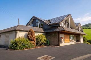 Haus kaufen in 57399 Kirchhundem, Attraktive Wohn- und Gewerbeimmobilie mit PV-Anlage und vielseitigen Möglichkeiten
