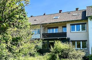 Haus kaufen in 83026 Rosenheim, Renovierungsbedürftiges Reihenmittelhaus mit zwei Wohnungen auf Erbpachtgrundstück!