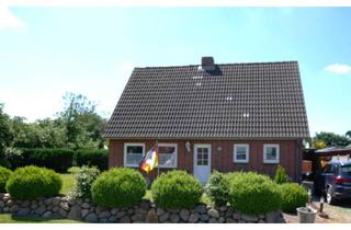 Einfamilienhaus kaufen in 25885 Immenstedt, Klassisches Einfamilienhaus mit großem Garten