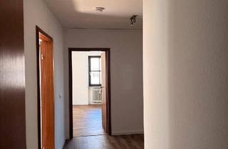 Wohnung kaufen in 97616 Bad Neustadt, Bad Neustadt an der Saale - Große Wohnung mit fünf Zimmern in der Innenstadt von Bad Neustadt