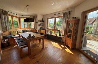 Wohnung kaufen in 92342 Freystadt, Freystadt - Stilvolle 2-Zimmer-Wohnung im alpenländischen Charme (EG)