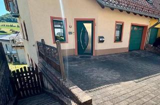 Einfamilienhaus kaufen in 66839 Schmelz, Schmelz - Einfamilienhaus einseitig angebaut mit Einliegerwohnung
