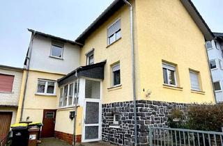 Haus kaufen in 63688 Gedern, Gedern - Zweifamilienhaus mit Garten und Hof