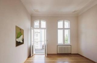 Wohnung kaufen in Esmarchstraße 12, 10407 Prenzlauer Berg, Lichtdurchfluteter Altbau im Vorderhaus mit 3,28 m Decken und Westbalkon