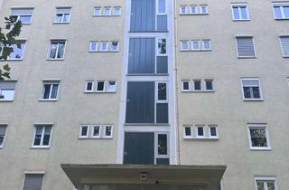 Wohnung kaufen in Preußenstr. 44, 66111 Saarbrücken, VON PRIVAT :3,5-Zimmer-Wohnung im 8. OG mit Aufzug, Balkon und Garage in Saarbrücken