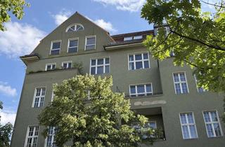 Wohnung kaufen in Paretzer Straße 10, 10713 Wilmersdorf, Lichtdurchflutete Dachgeschosswohnung mit Sonnenterrasse nahe Volkspark und Fennsee