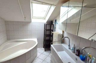 Wohnung kaufen in 72622 Nürtingen, Sanierte 2,5-Zimmer-Wohnung im Dachgeschoss mit Stellplatz und EBK