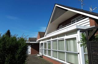 Haus kaufen in 32469 Petershagen, // Zuhause oder Vermietung? Warum nicht beides? Wohnhaus mit zwei WHG, Wintergarten, Loggia + Garage