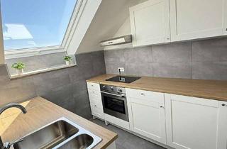 Wohnung mieten in Steinenfeld 39, 42107 Elberfeld, Frisch sanierte 2 Zimmer DG-Wohnung mit Einbauküche und Vorratsraum an der schönen Nordbahntrasse