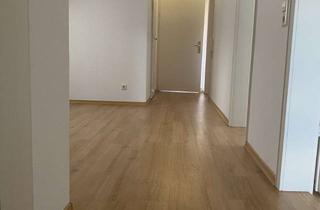 Wohnung mieten in 77652 Offenburg, 3-Zi.-Whg im DG, renoviert, langfristig zu vermieten