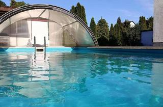 Haus kaufen in 86316 Friedberg, Zweifamilienhaus in Toplage, Ruheoase mit Pool am Stadtrand von Friedberg/Augsburg, Hochzoll