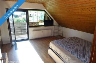 Wohnung kaufen in 90409 Nürnberg, Vermietete 1 Zimmer-Dachgeschoss-Wohnung mit Tiefgarage und Süd-Westbalkon in Nürnberg-Nord