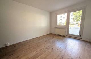 Wohnung mieten in Albert-Schweitzer-Straße 58, 08529 Chrieschwitz, ** frisch sanierte 2 Zimmer mit Balkon im EG in ruhiger Lage**