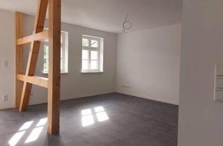 Wohnung mieten in Neustädter Strasse 90, 07381 Pößneck, Wohnen mit Charakter: 3-Zimmer-Dachgeschosswohnung in Pößneck